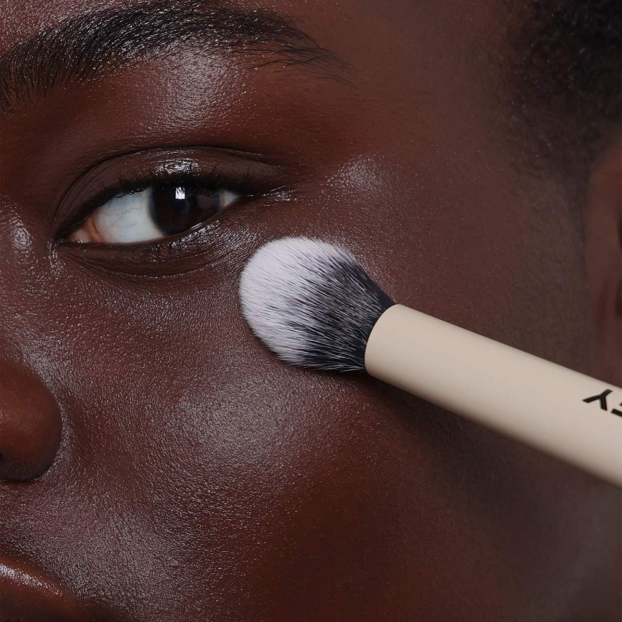 Pre orden: Refy | Dual Ended Complexion Brush