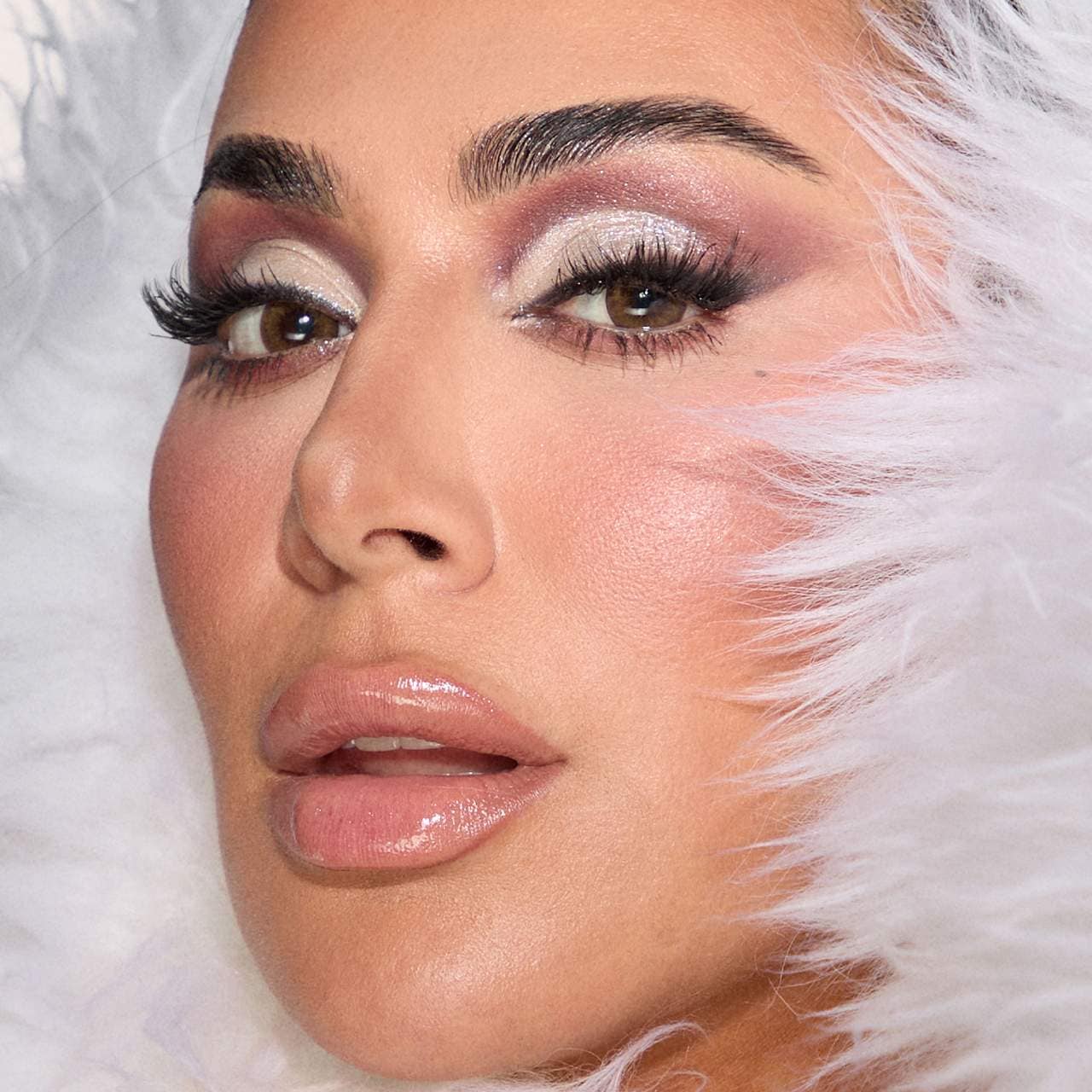 Pre orden: HUDA BEAUTY | Icy Nude Eyeshadow Palette