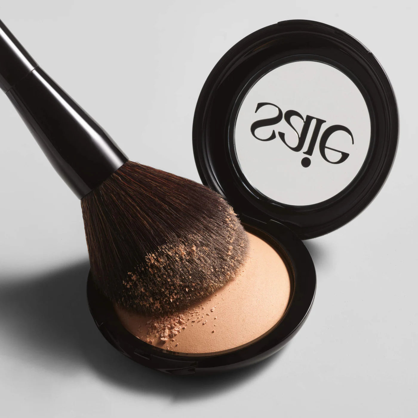 Pre-order: Saie | All-Over Powder Brush