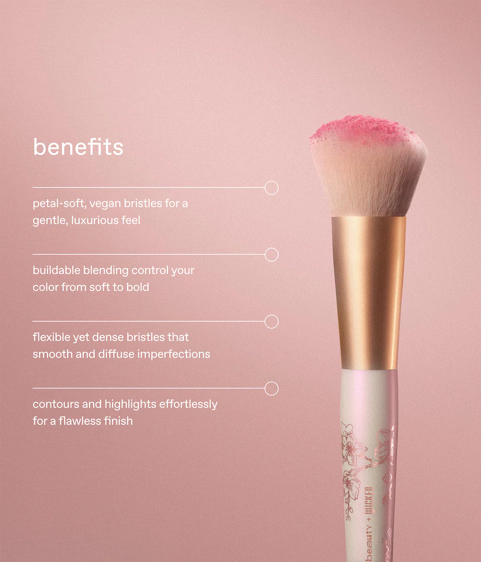 Pre-orden: r.e.m. beauty x Wicked | For Good Cherry Blossom Blush Brush