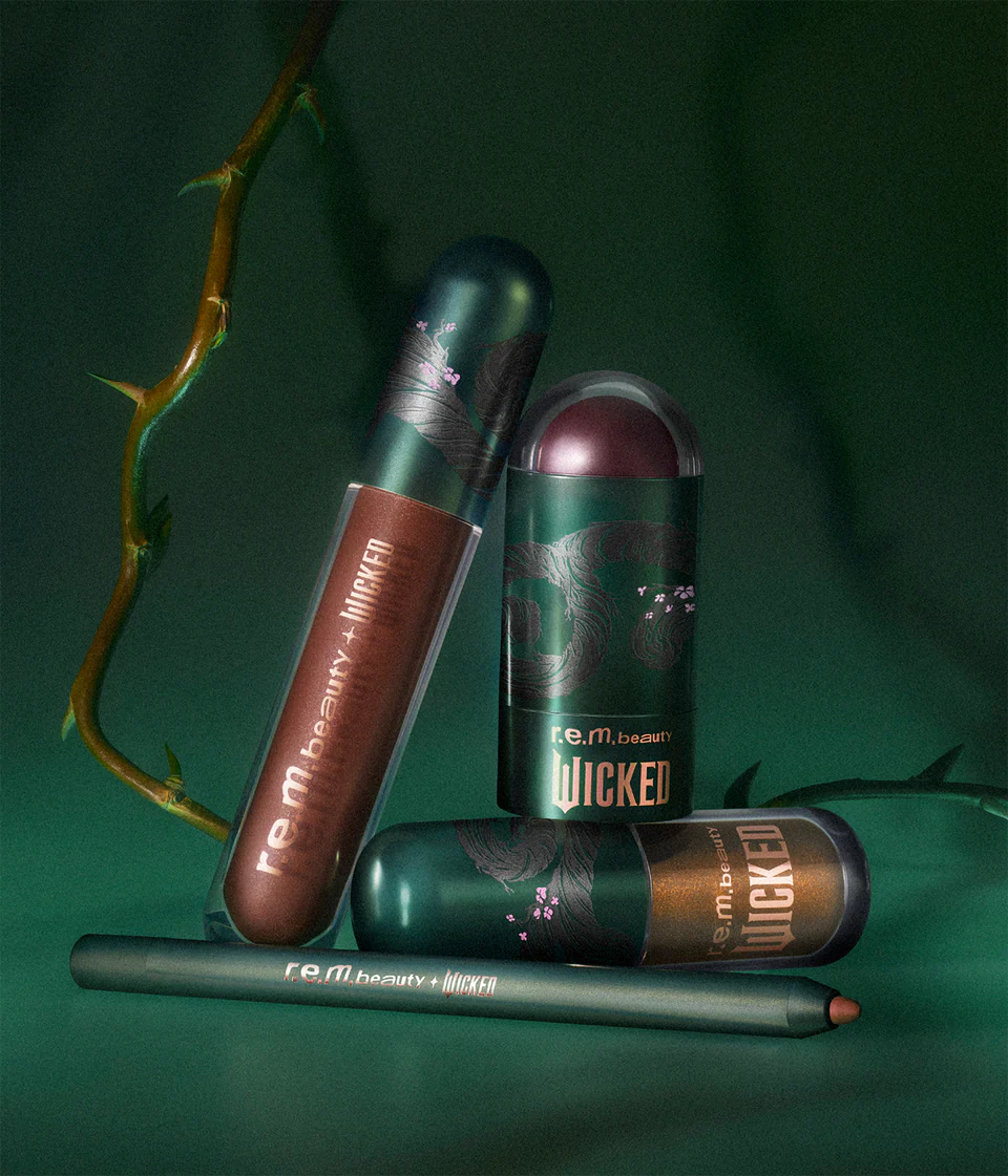 Pre-orden: r.e.m. beauty x Wicked | For Good Elphaba Makeup Set