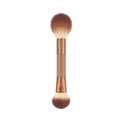 Pre-orden: Real Techniques | Limited Edition Cherry On Top It's All Blush Brush