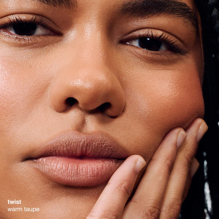 Pre-orden: rhode | Peptide Lip Shape Contouring Lip Shaper