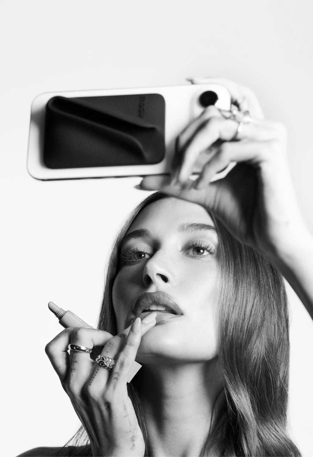 Pre-orden: Rhode | snap-on lip case