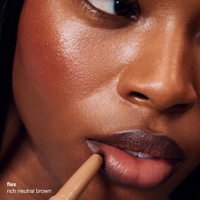 Pre-orden: rhode | Peptide Lip Shape Contouring Lip Shaper