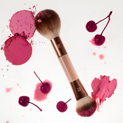 Pre-orden: Real Techniques | Limited Edition Cherry On Top It's All Blush Brush