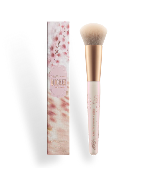 Pre-orden: r.e.m. beauty x Wicked | For Good Cherry Blossom Blush Brush