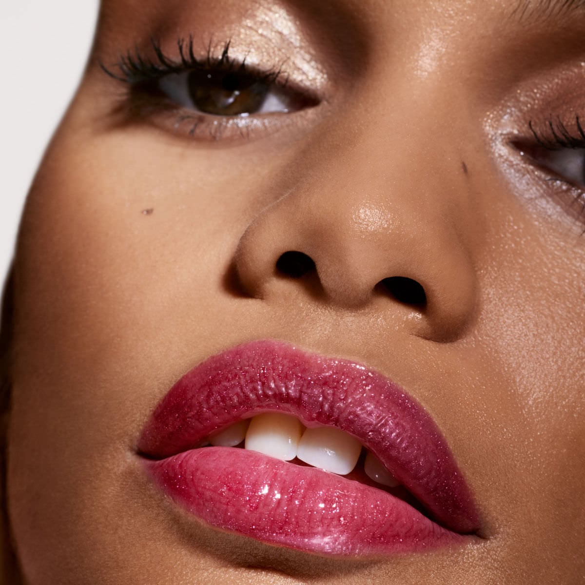 Pre Venta: Fenty Beauty by Rihanna | Gloss Bomb Universal Lip Luminizer