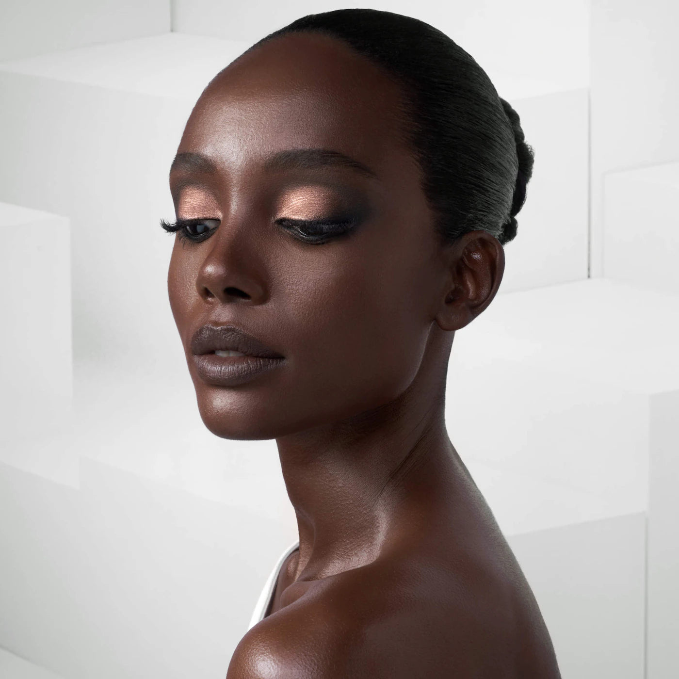 Pre-orden: NATASHA DENONA | Eye Sculpt Texture & Tone Eyeshadow Palette | Dramatic