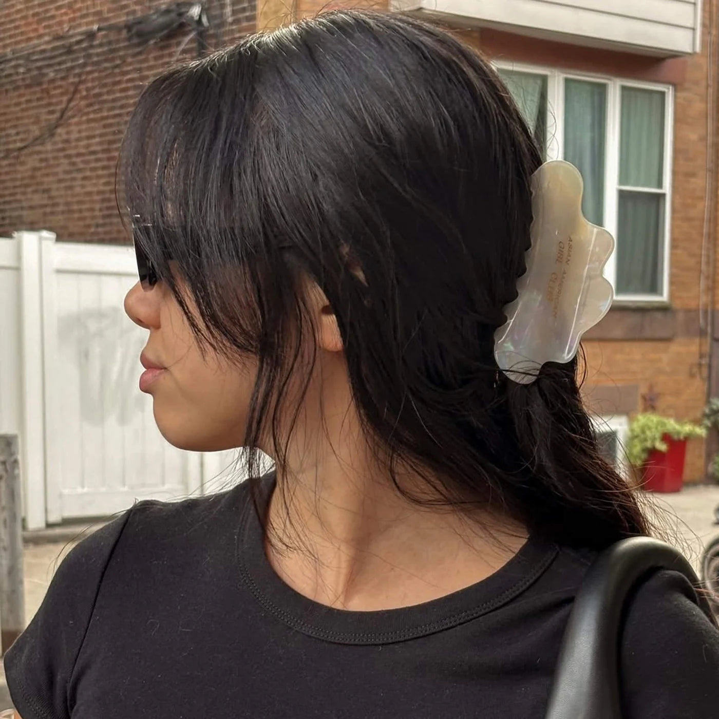 Pre-orden: Chunks | Chunks x AAGC Nimbus Hair Claw Clip in Opal