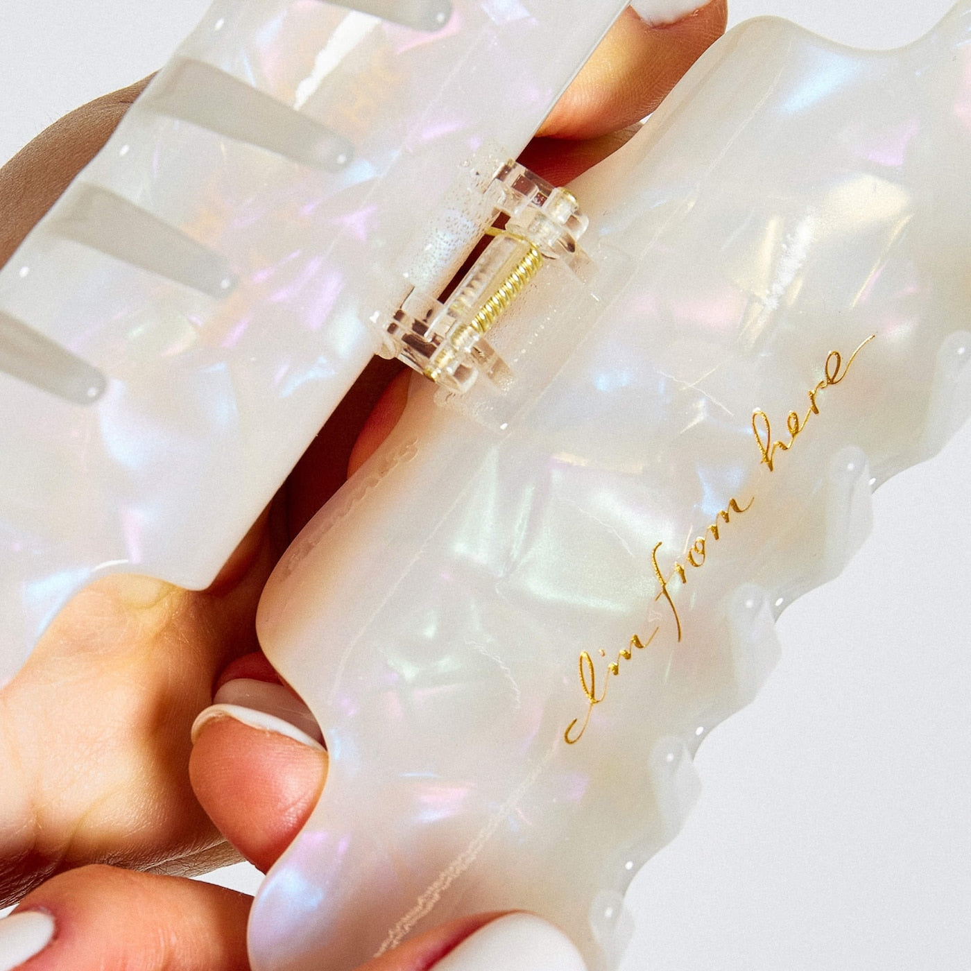 Pre-orden: Chunks | Chunks x AAGC Nimbus Hair Claw Clip in Opal