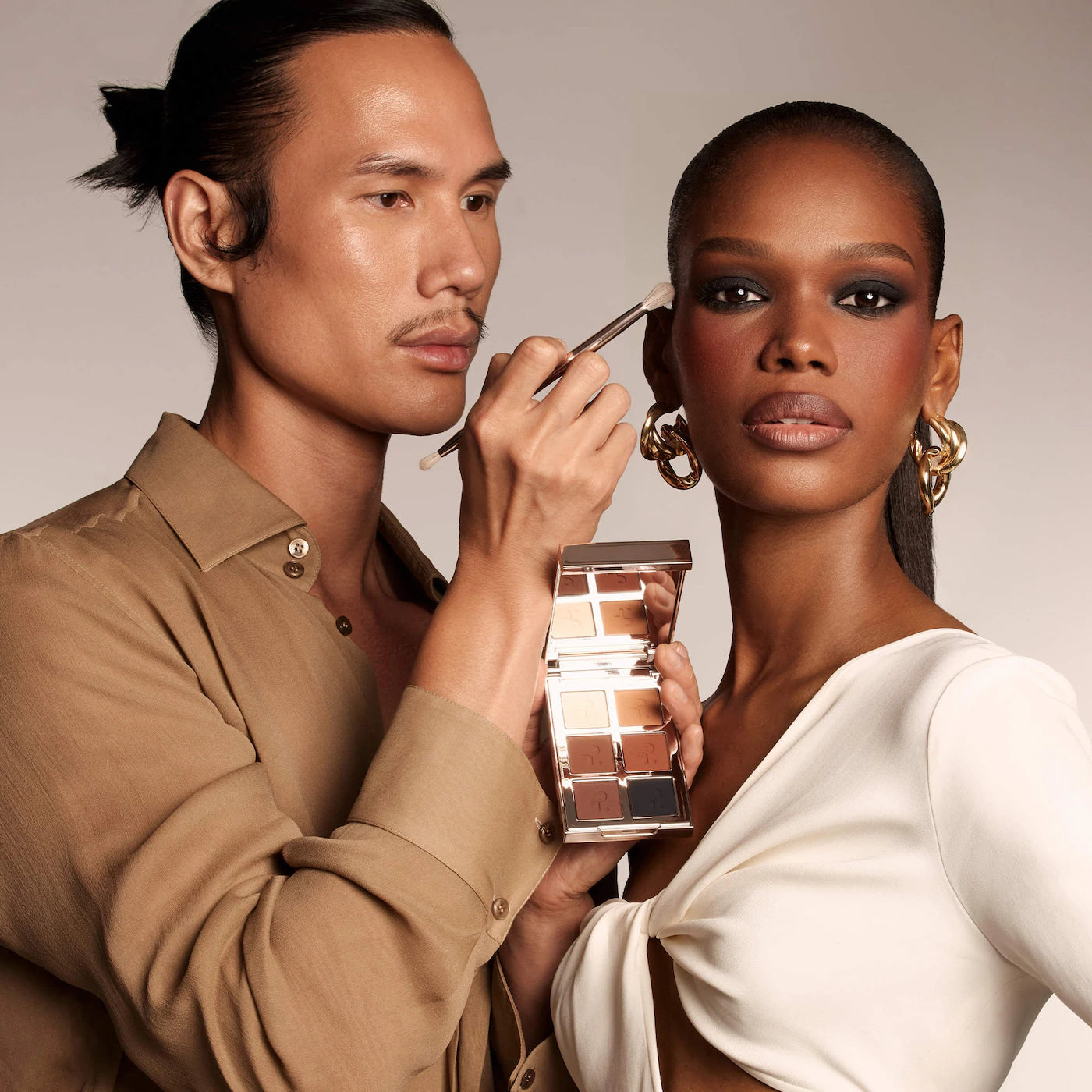 Pre-orden: PATRICK TA | Dual Ended Eyeshadow Brush