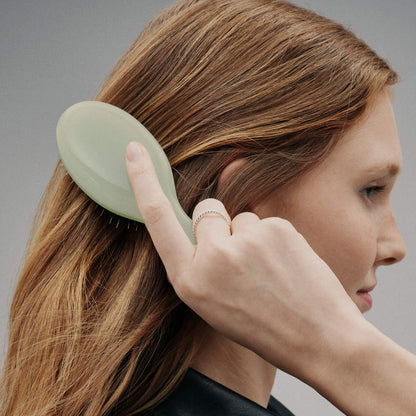 Pre-orden: Crown Affair | The Mini Dual-Bristle Boar Hair Brush No. 001 for All Hair Textures