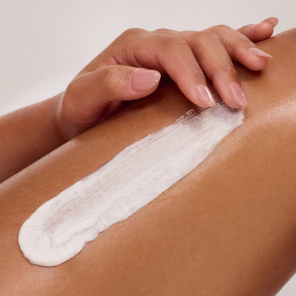 Rare Beauty | Find Comfort: Feel Seen Hydrating Body Mousse to Oil (Mousse Corporal Hidratante que se Transforma en Aceite) | Pre-orden