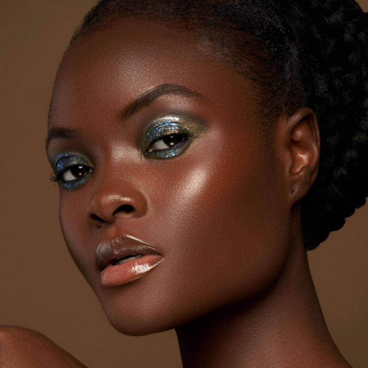 Danessa Myricks Beauty | Infinite Chrome Flakes Multichrome Gel for Eyes & Face | Moonlight