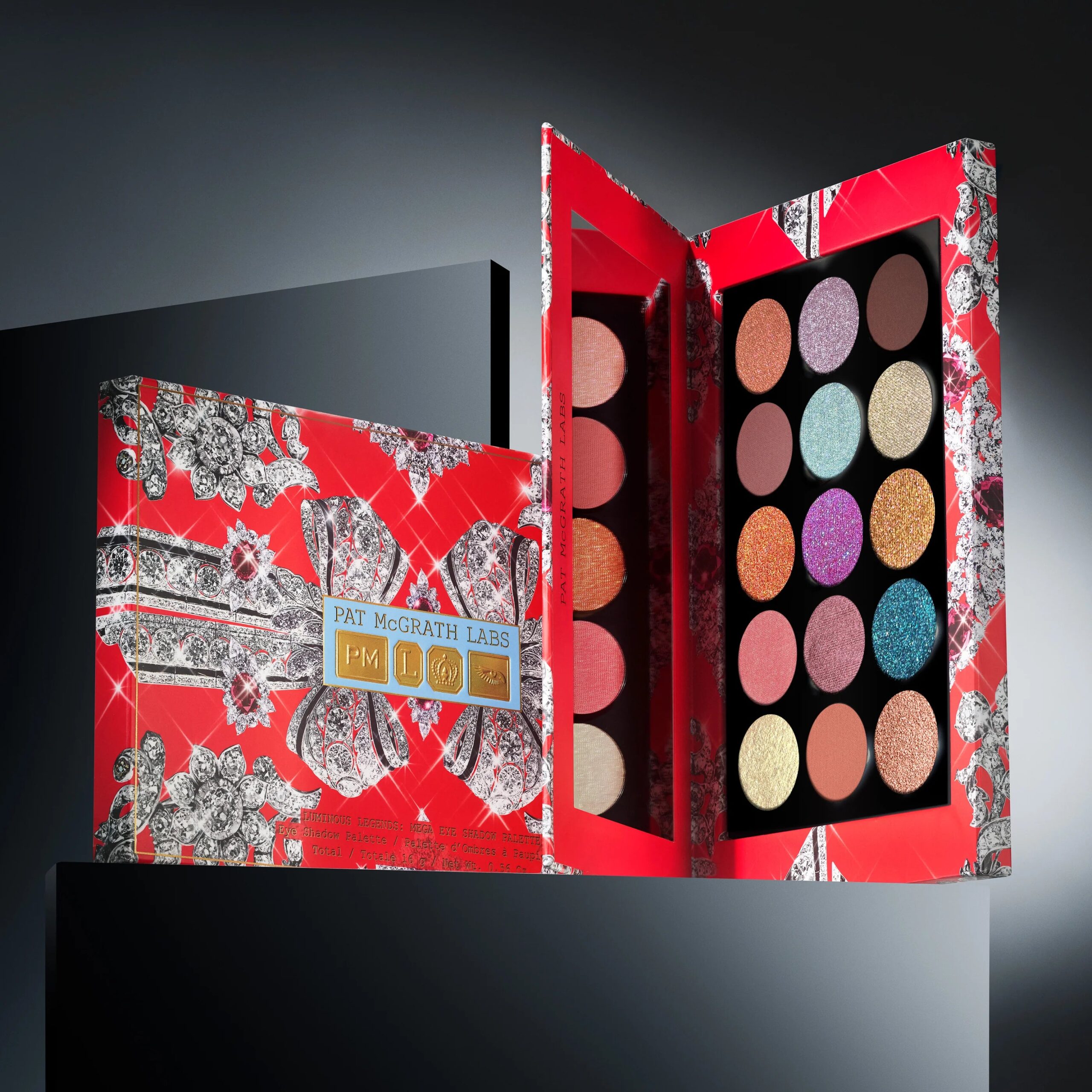 PAT McGRATH LABS | Luminous Legends: Mega Eye Shadow Palette - Imagen 5