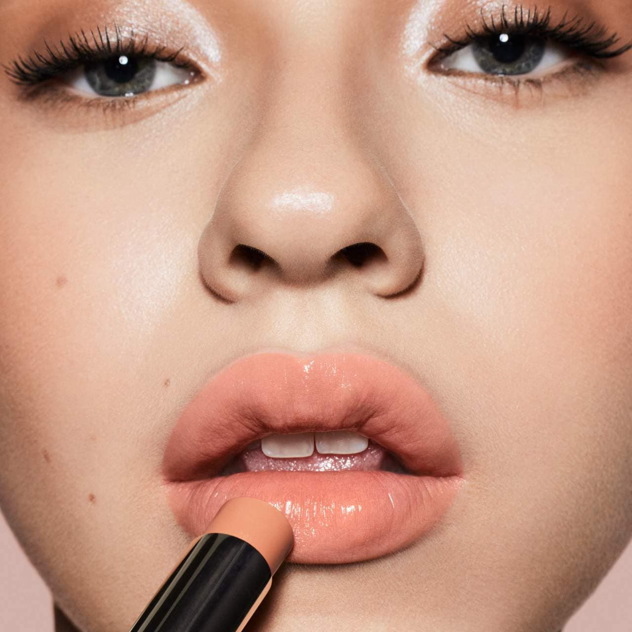 Pre orden: Fenty Beauty by Rihanna | Gloss Bomb Stix High-Shine Gloss Stick - Imagen 19